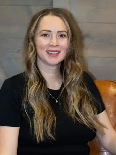 Lauren Goebel, Salon Coordinator